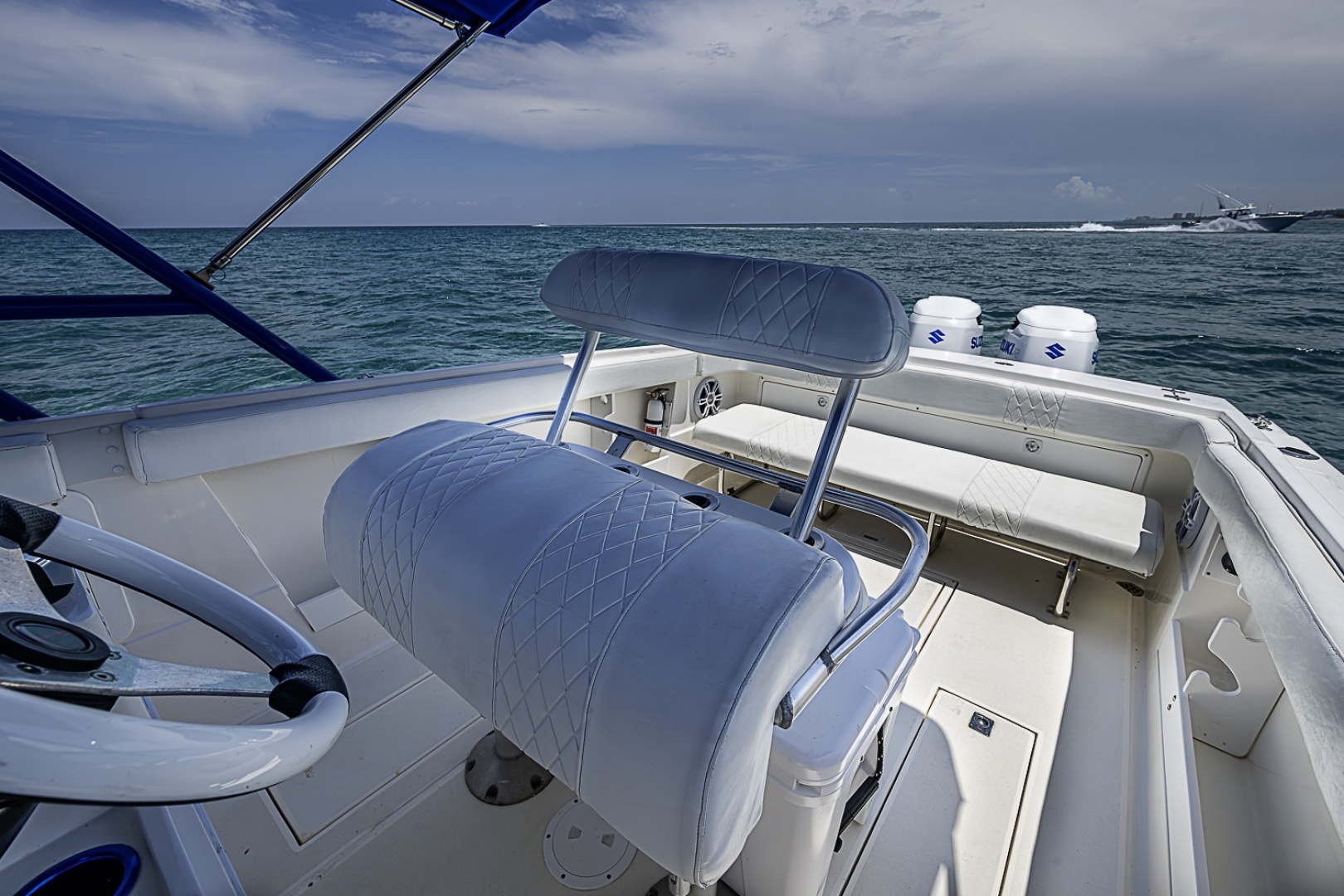 1995 Wellcraft Scarab 34