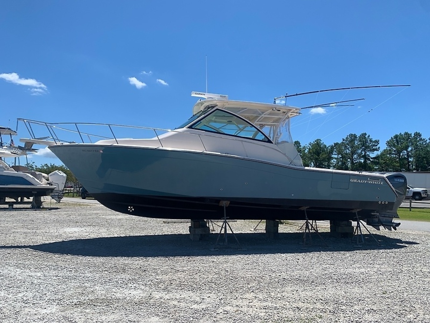 Grady-White 370 Express Yacht For Sale