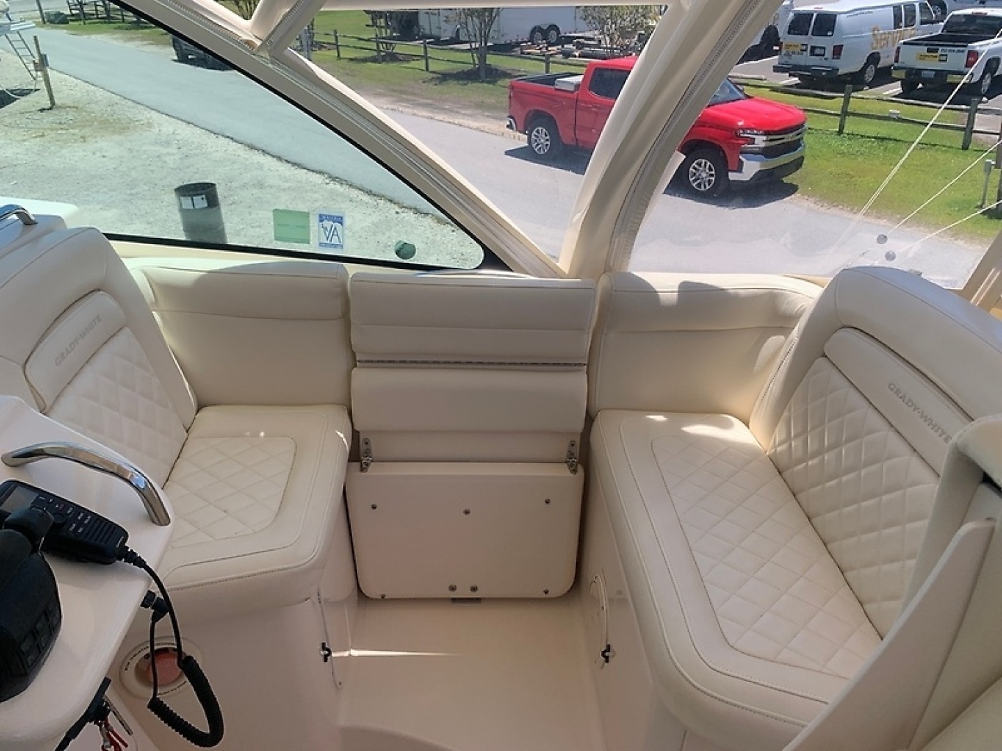 Grady-White 370 Express Yacht For Sale