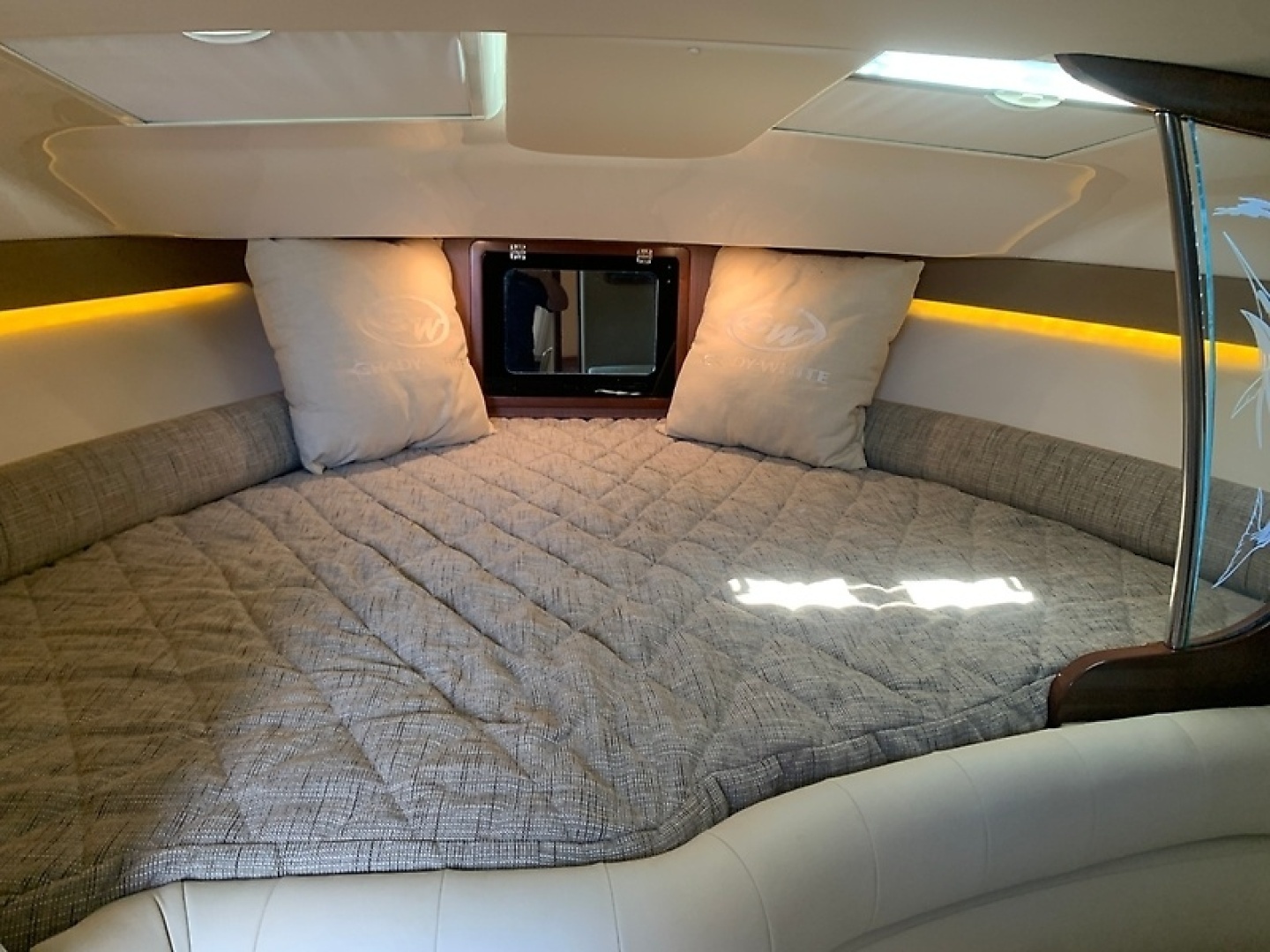 Grady-White 370 Express Yacht For Sale