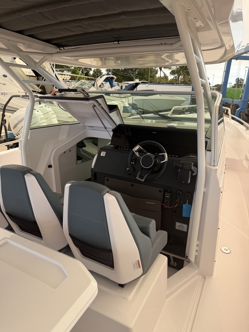 Axopar 37 ST Yacht For Sale