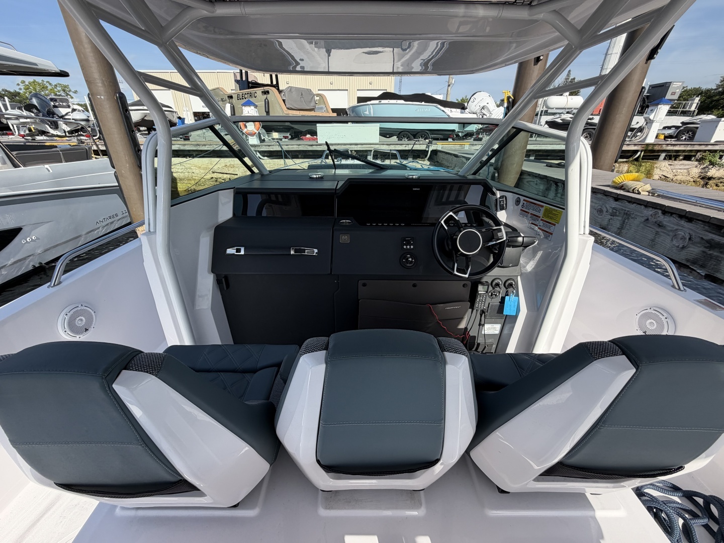 Axopar 37 ST Yacht For Sale