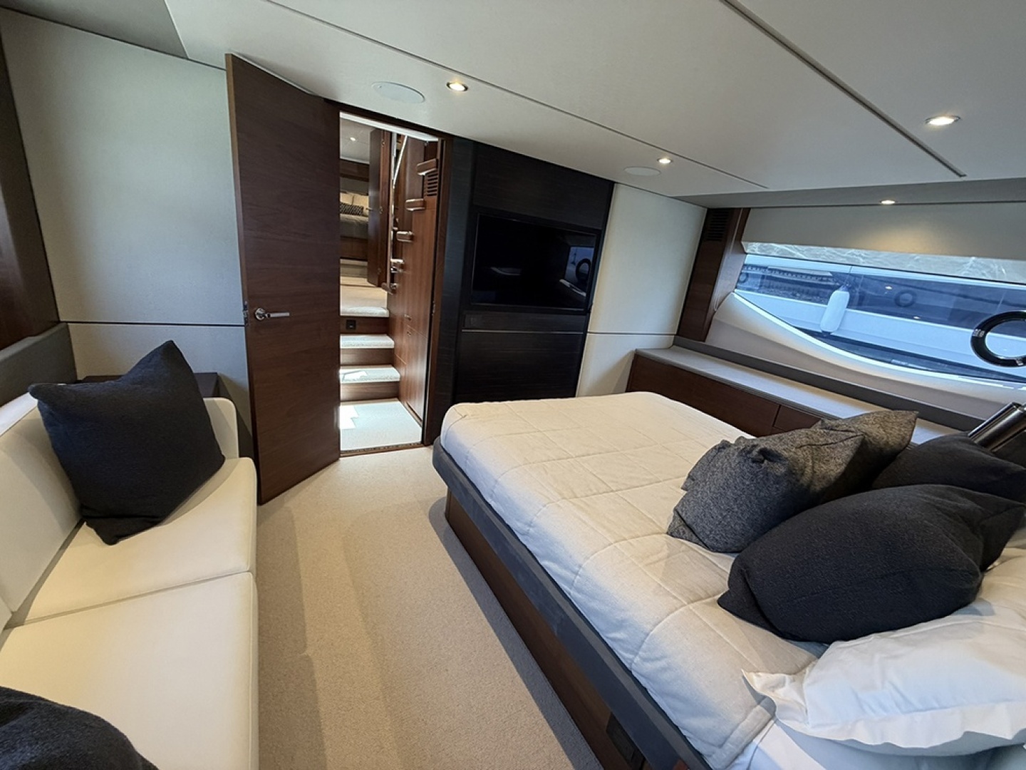 WILE E COYOTE 66ft Princess Yacht For Sale