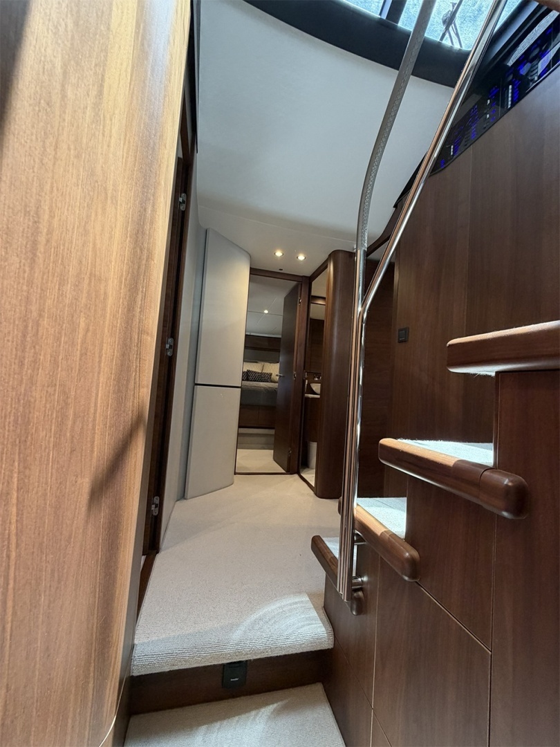 Princess S66 Sportbridge Yacht For Sale