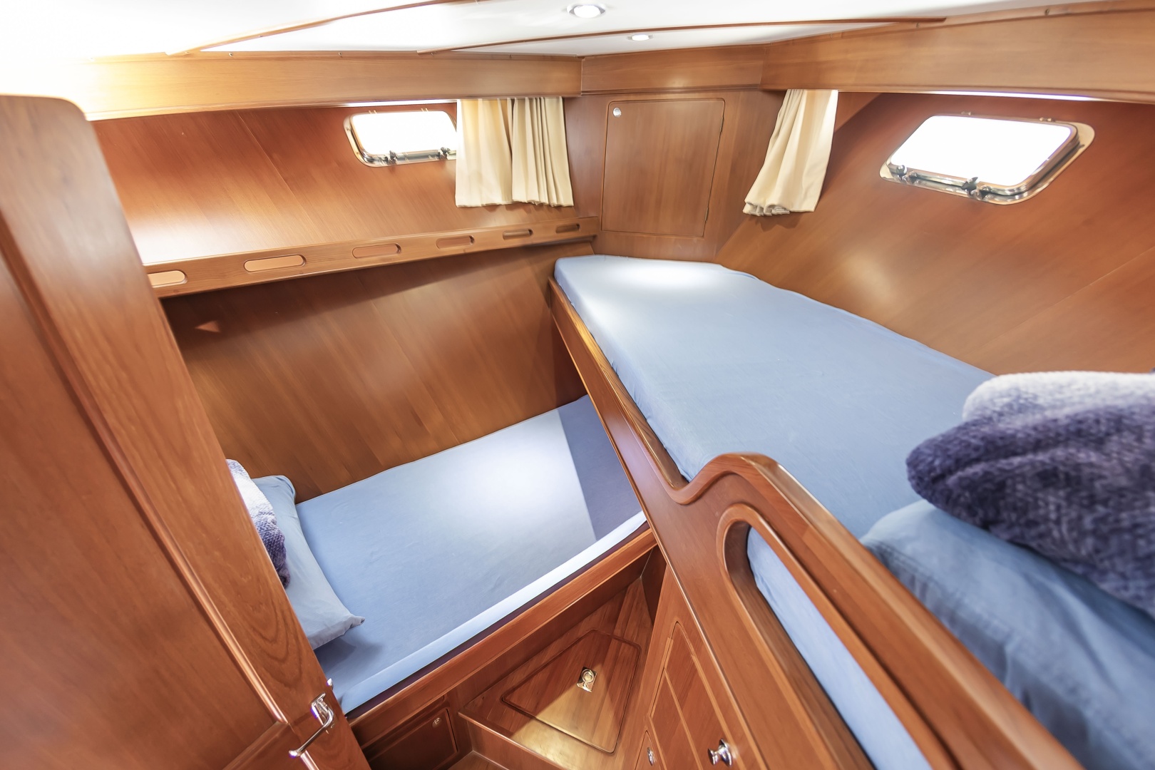 Boondocks V 52ft DeFever Yacht For Sale