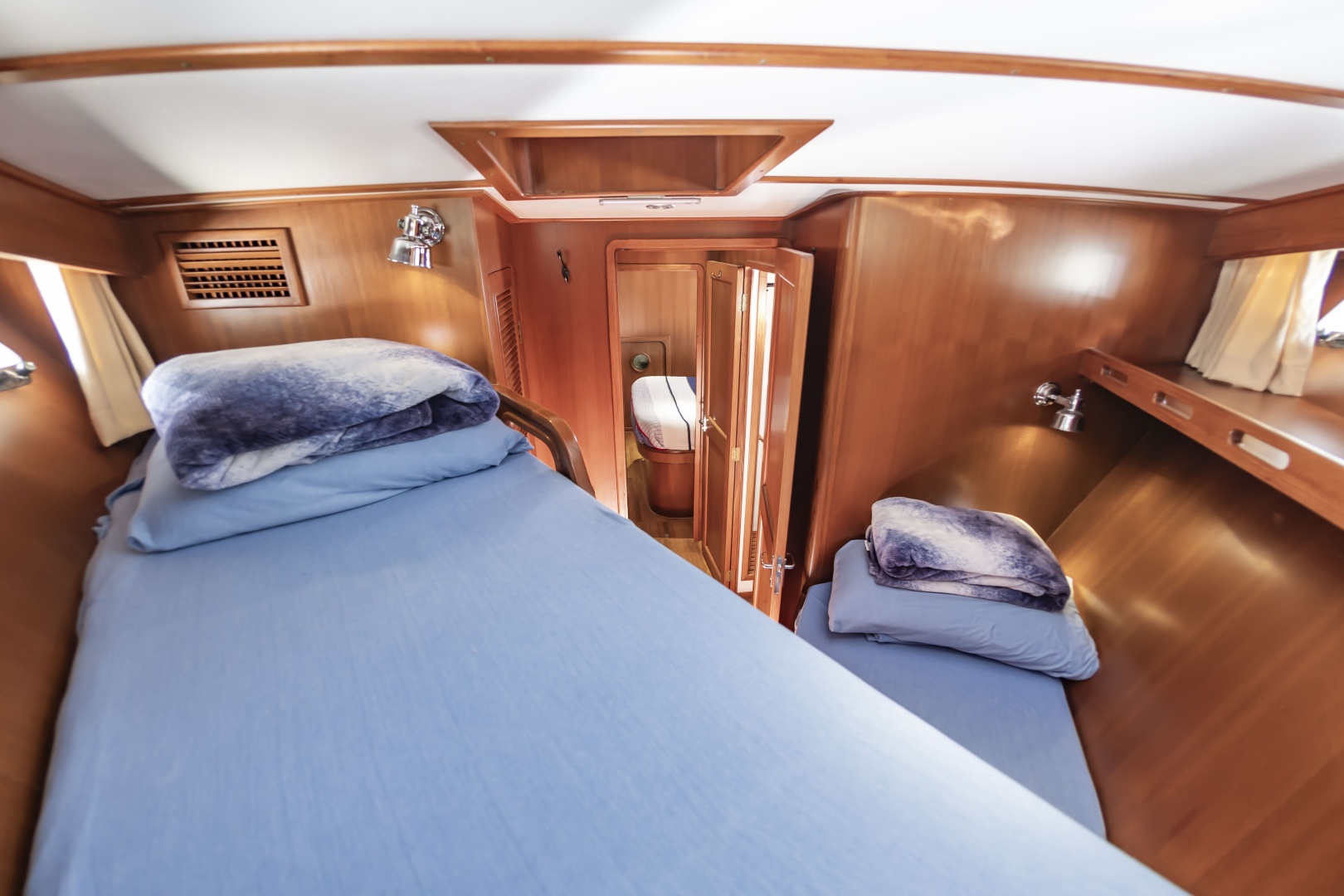 Boondocks V 52ft DeFever Yacht For Sale
