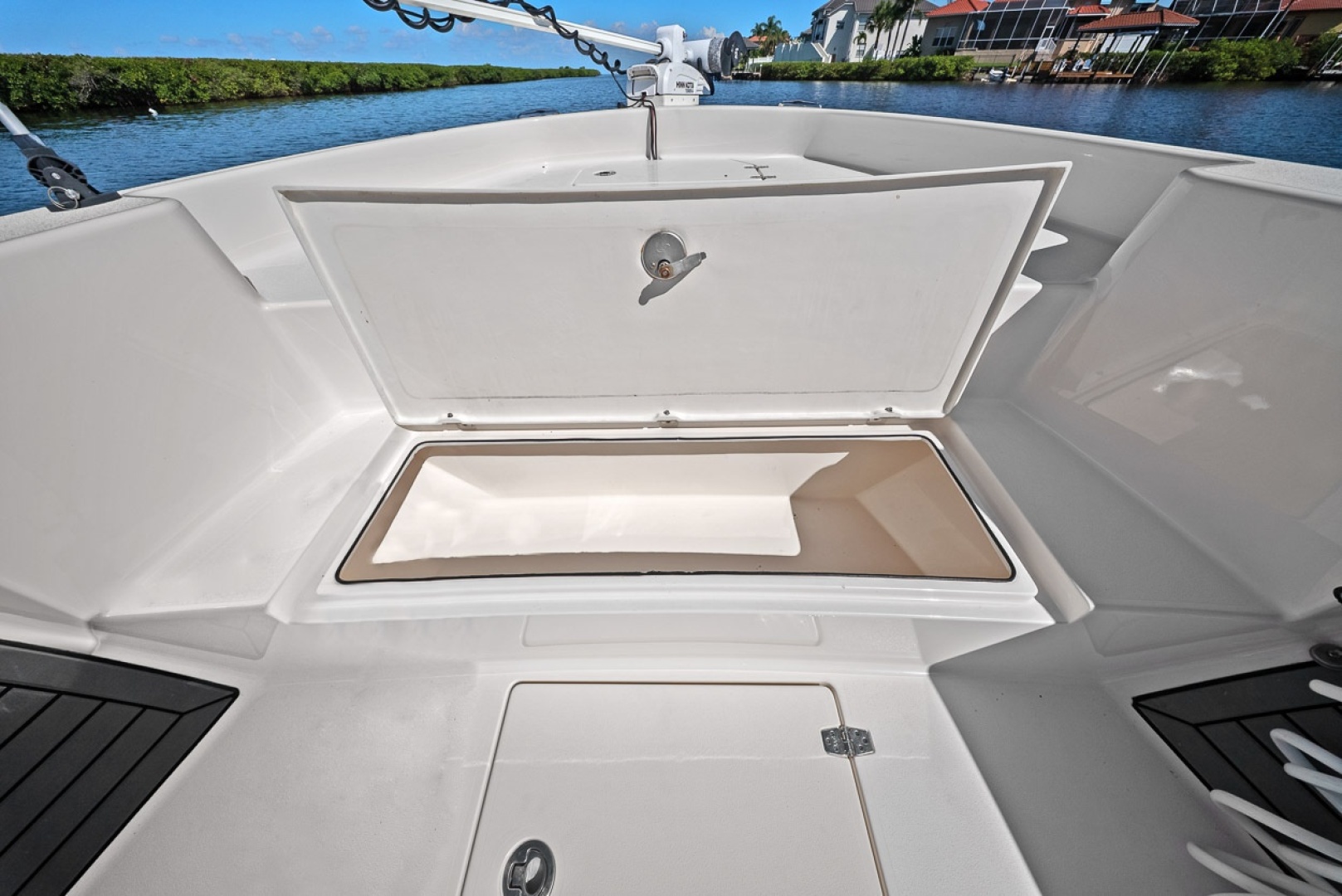 27ft Pathfinder Yacht For Sale