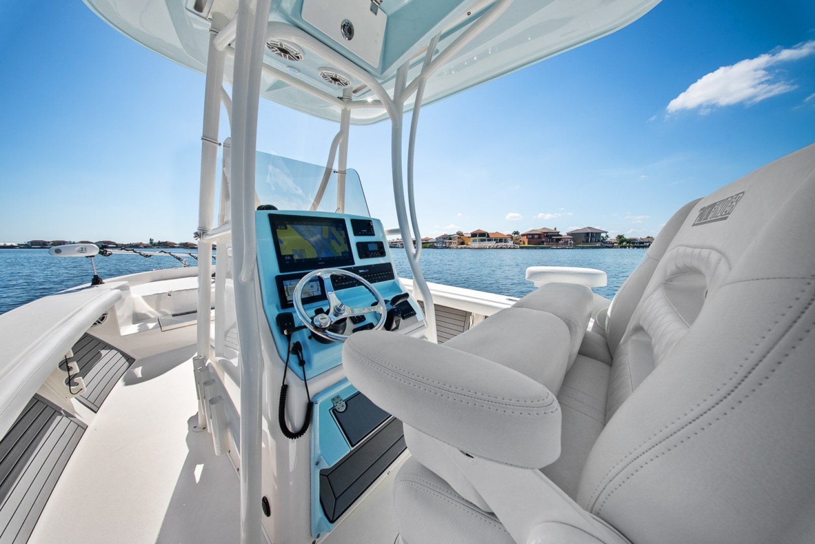 2021 Pathfinder 2700 Open