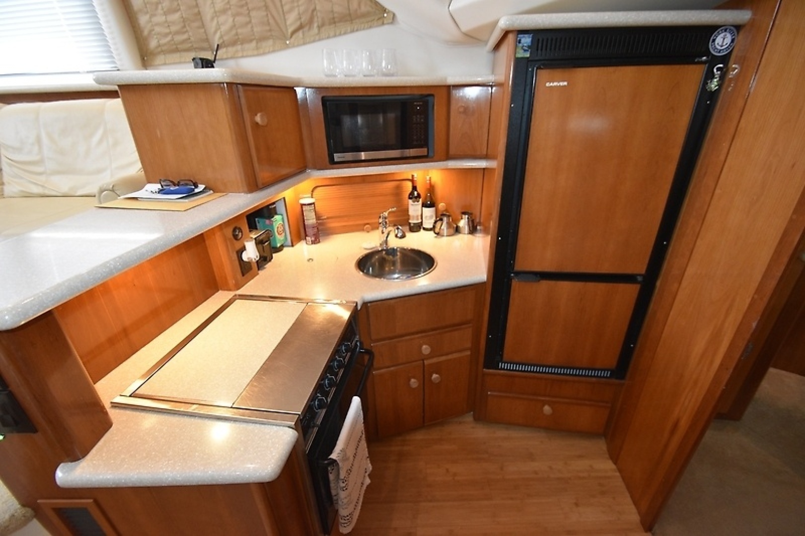 Liquid Asset 35ft Carver Yacht For Sale