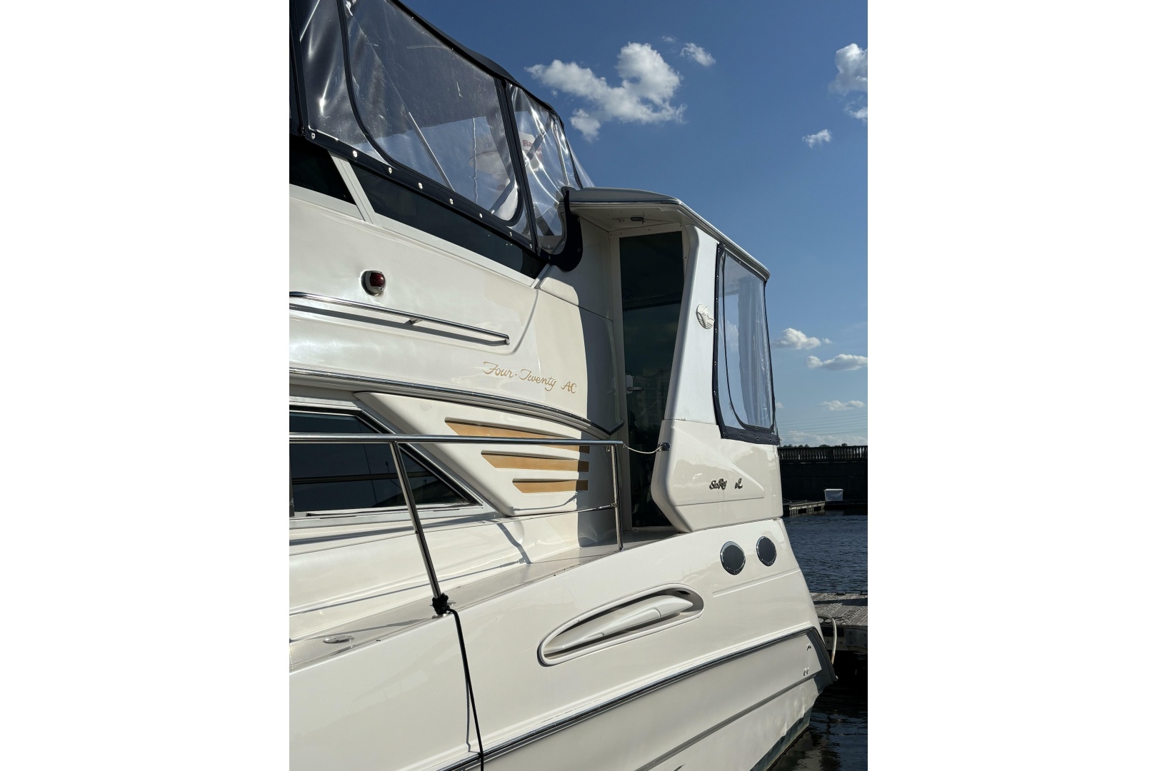 1999 Sea Ray 420 Aft Cabin