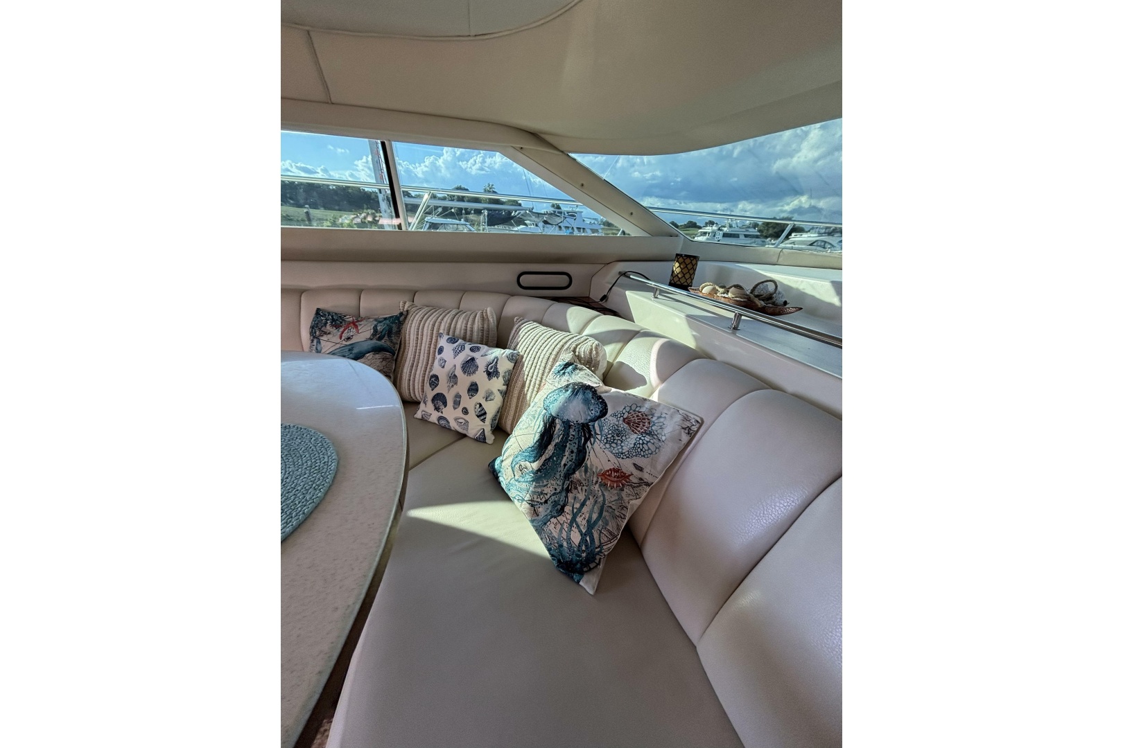 1999 Sea Ray 420 Aft Cabin