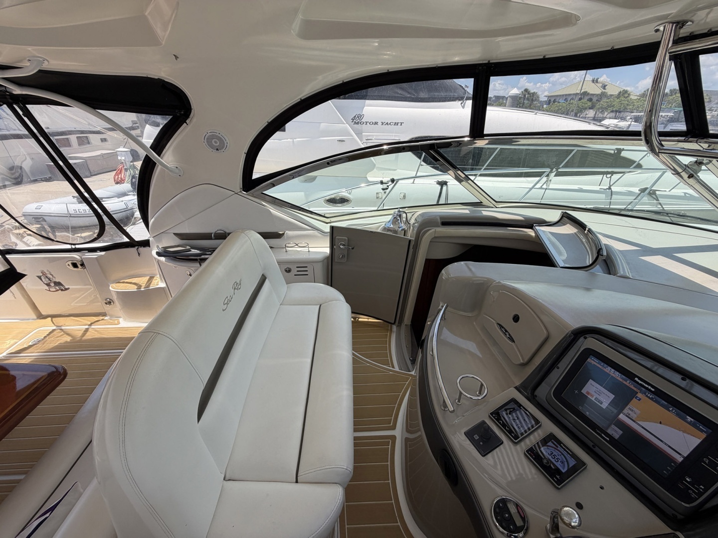 Sea Ray Sundancer Yacht For Sale