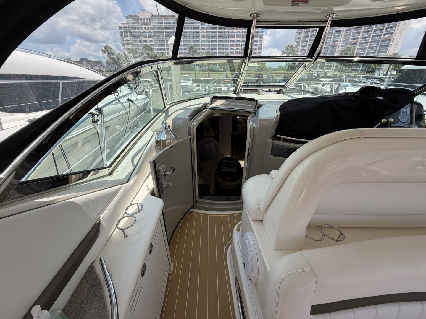 Sea Ray Sundancer Yacht For Sale