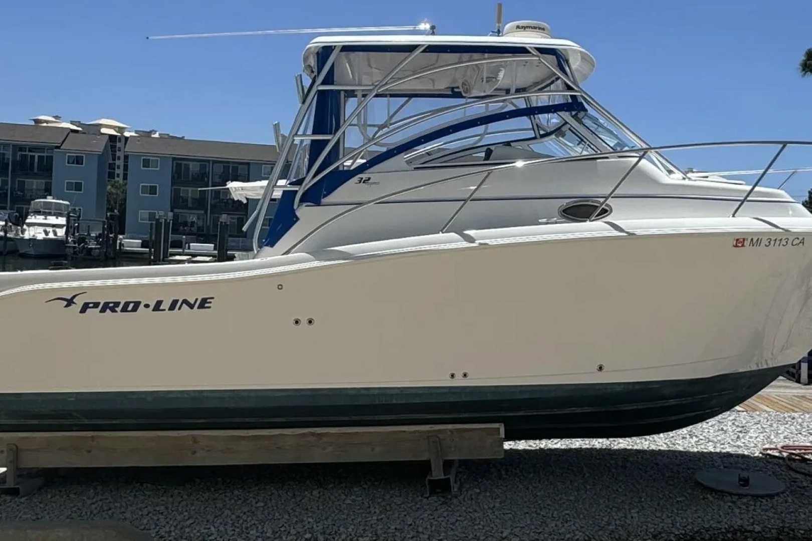 32ft Pro Line Yacht For Sale