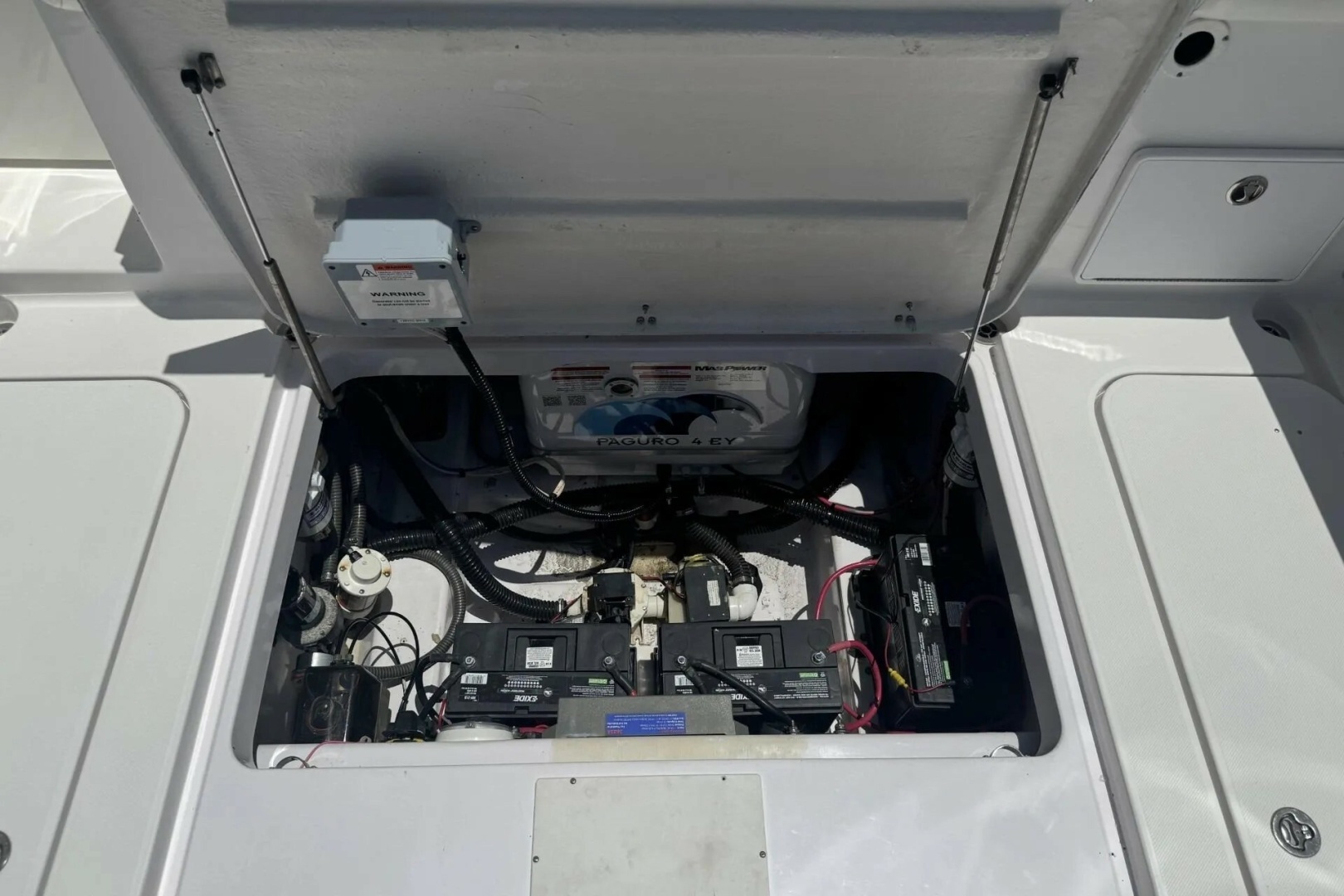 32ft Pro Line Yacht For Sale