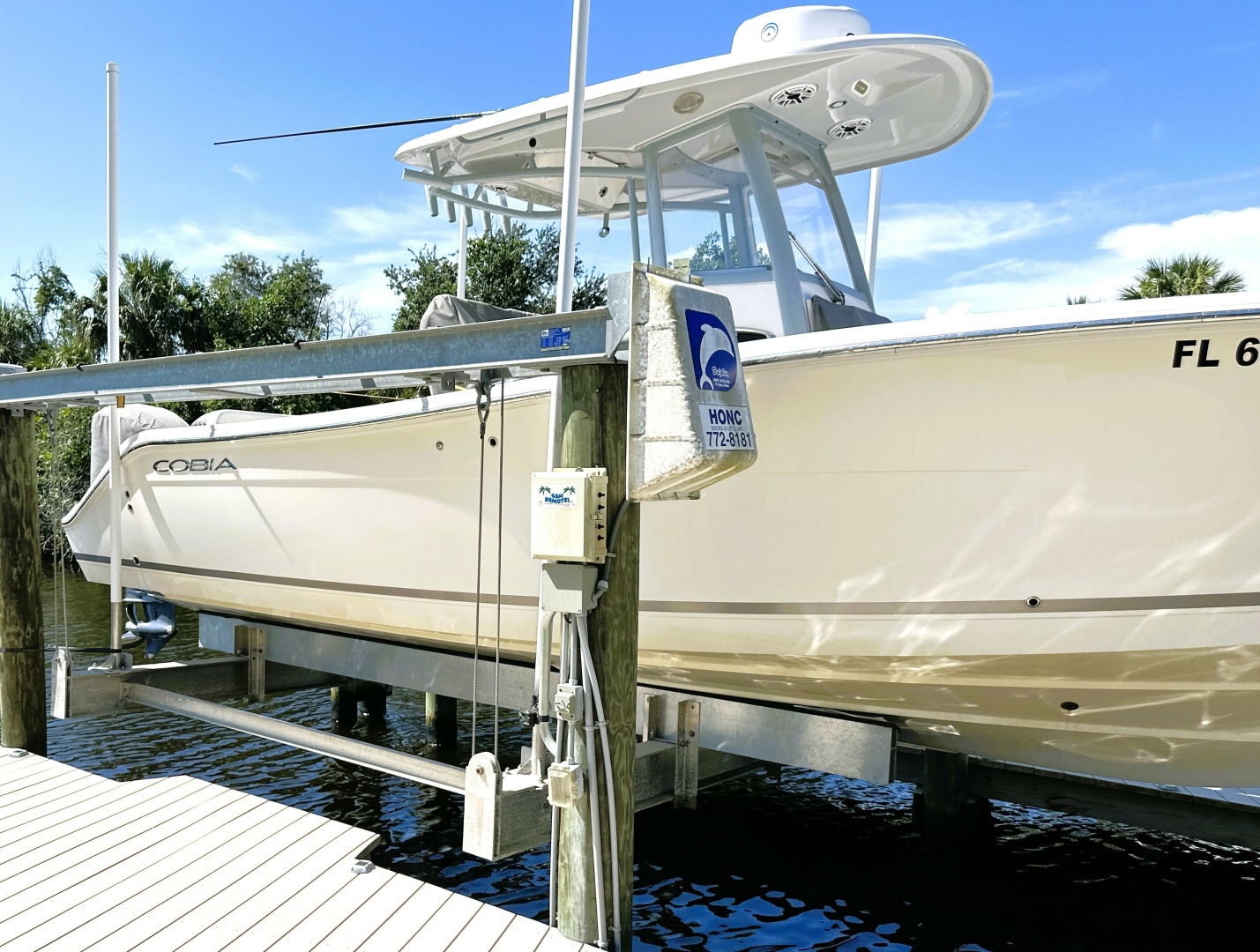 28ft Cobia Yacht For Sale