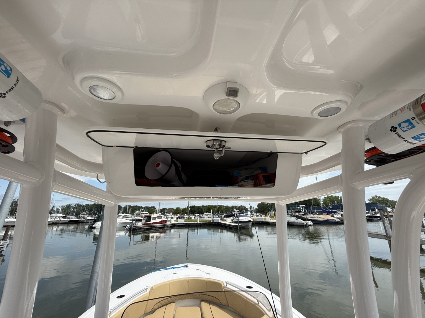 23ft Sportsman Yacht For Sale
