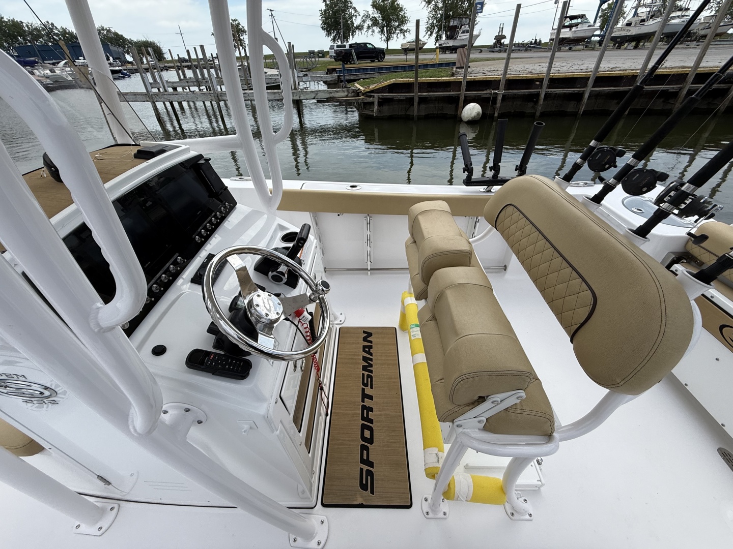 23ft Sportsman Yacht For Sale