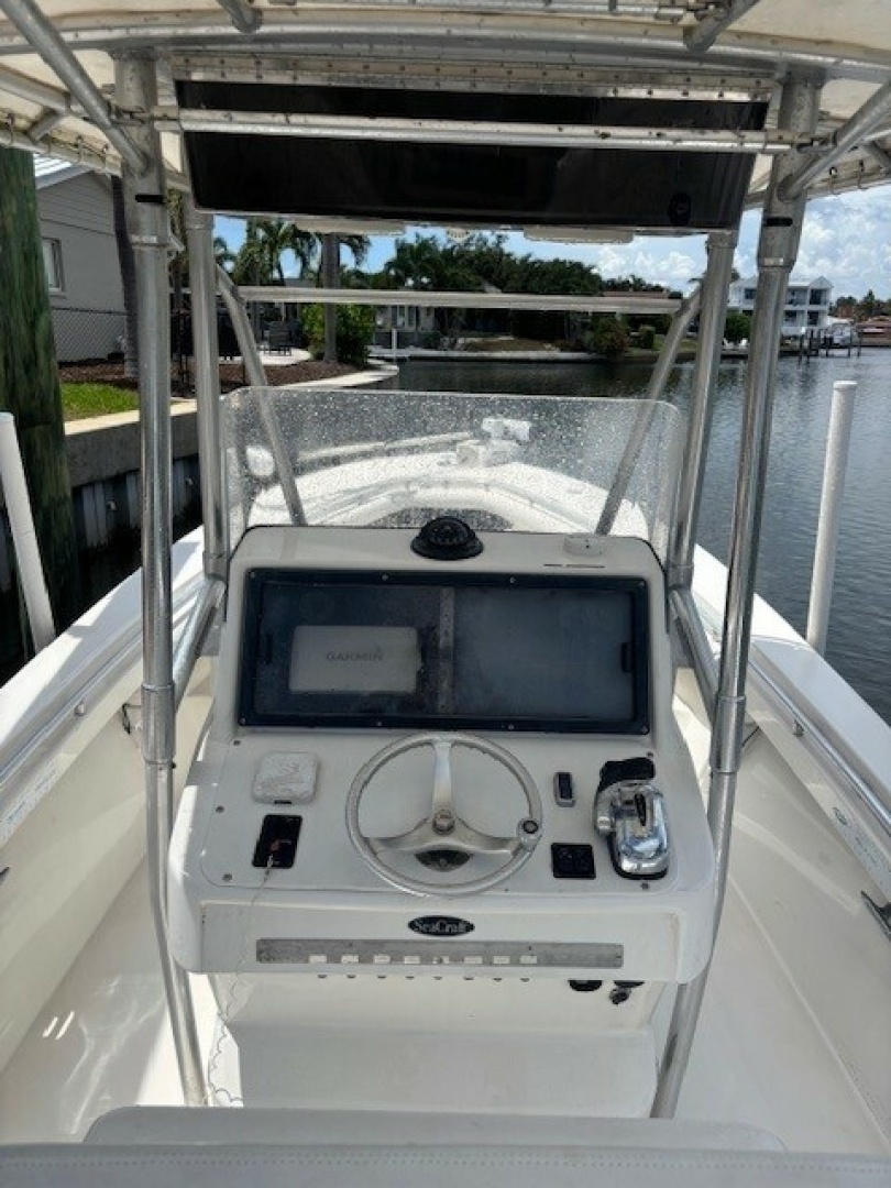 Frayed Knot 23ft Tracker Yacht For Sale