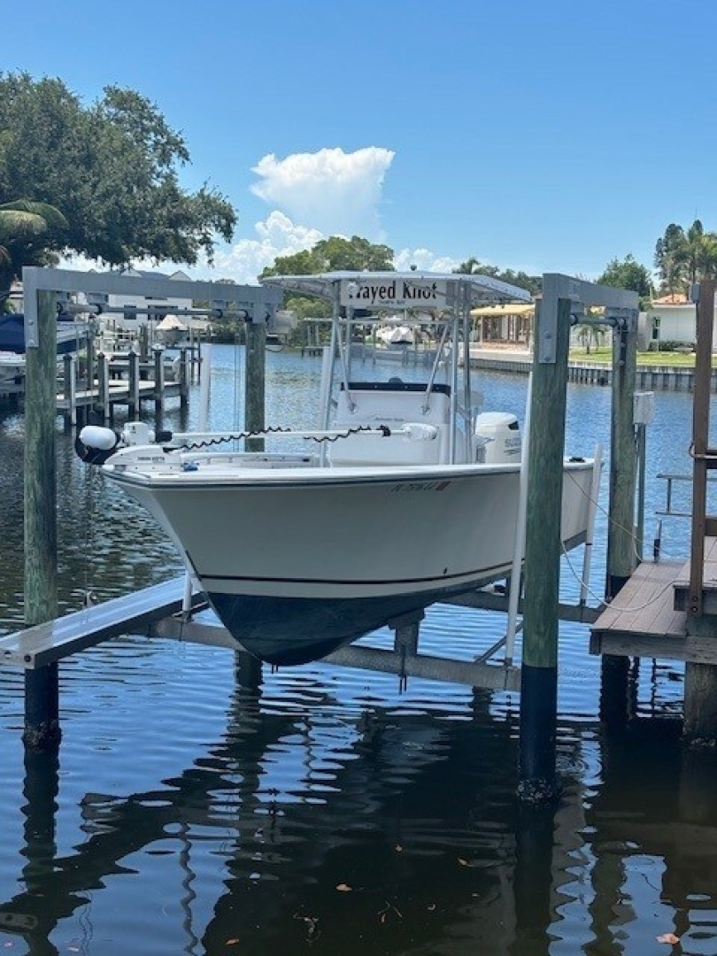 Frayed Knot 23ft Tracker Yacht For Sale
