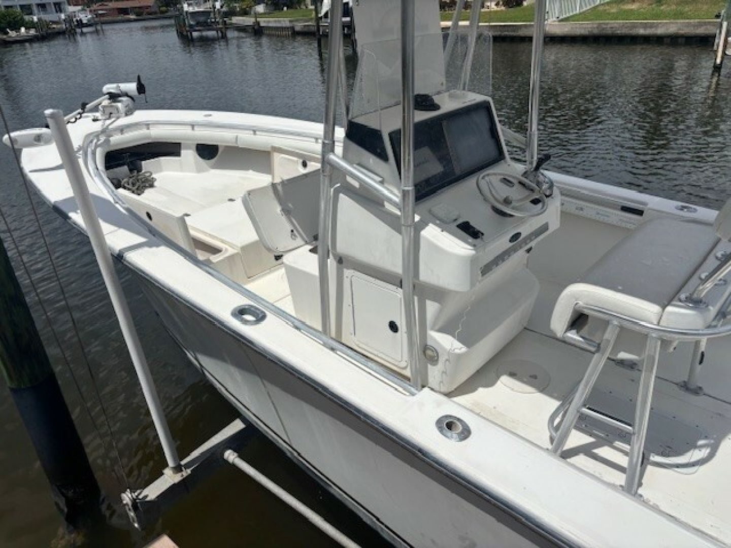 Frayed Knot 23ft Tracker Yacht For Sale