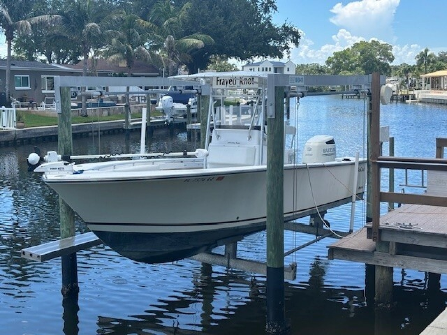 Frayed Knot 23ft Tracker Yacht For Sale