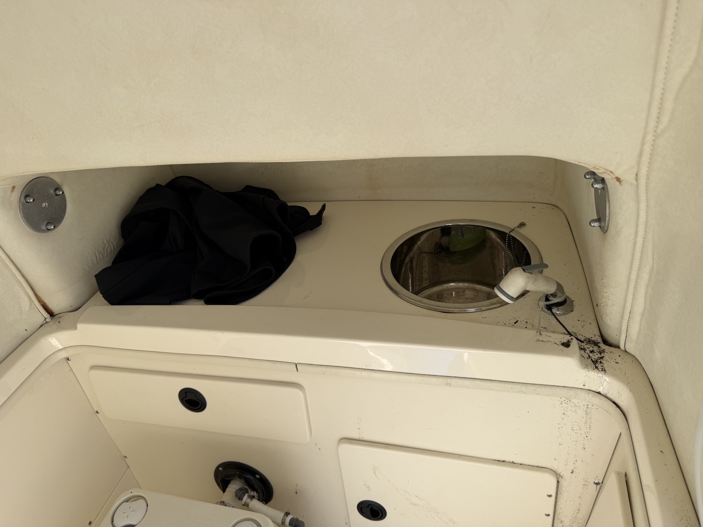 1999 Boston Whaler 26 Outrage