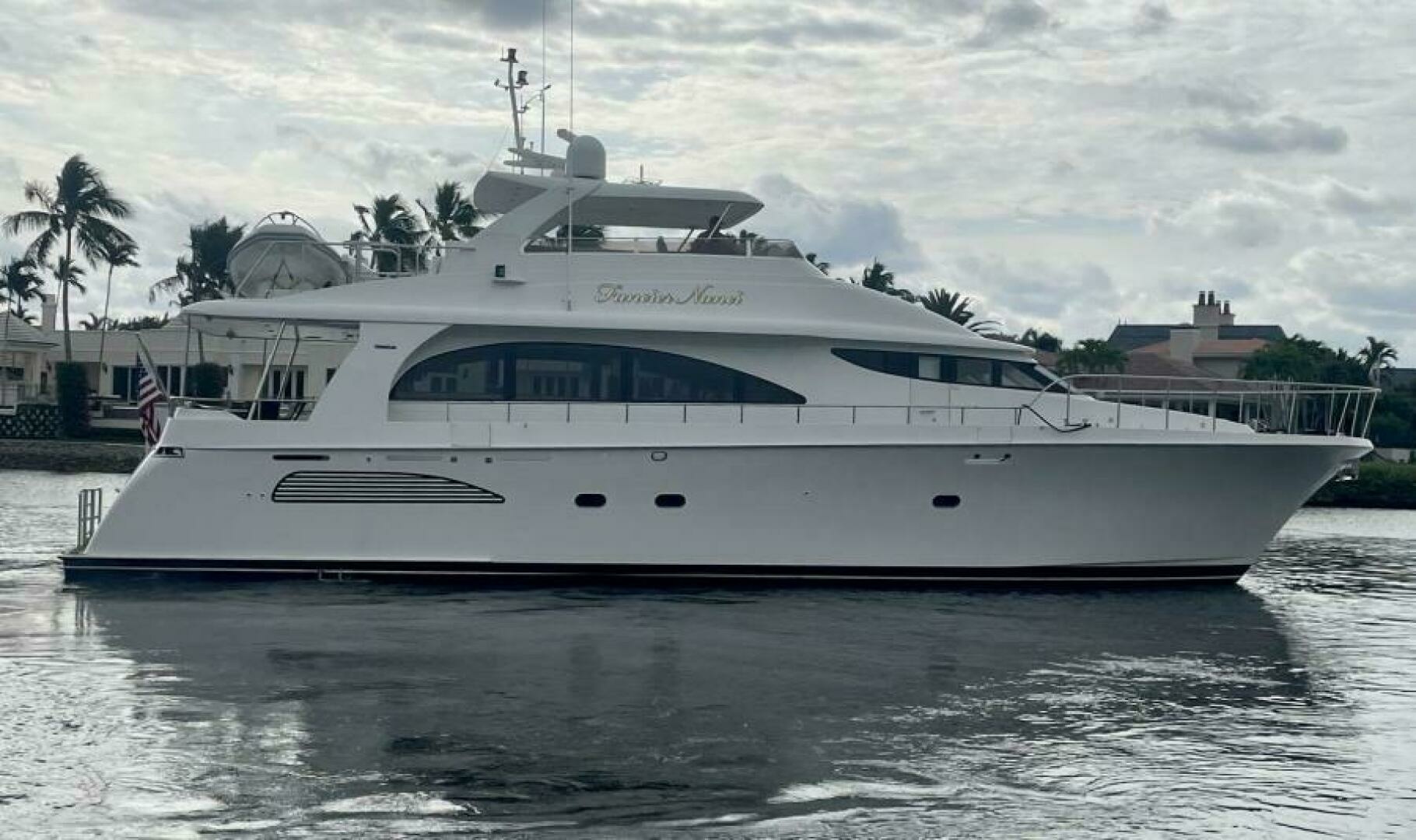 Cheoy Lee Sport Motor Yacht — FANCIER NANCI