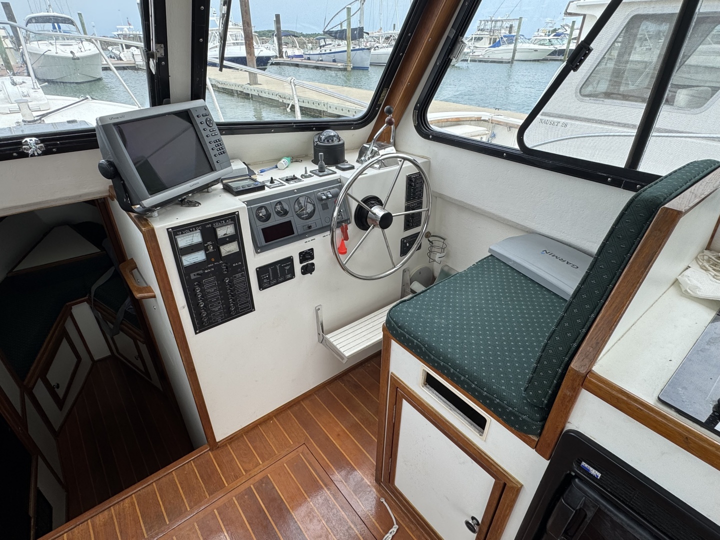Sapphire 31ft Eastern Yacht For Sale