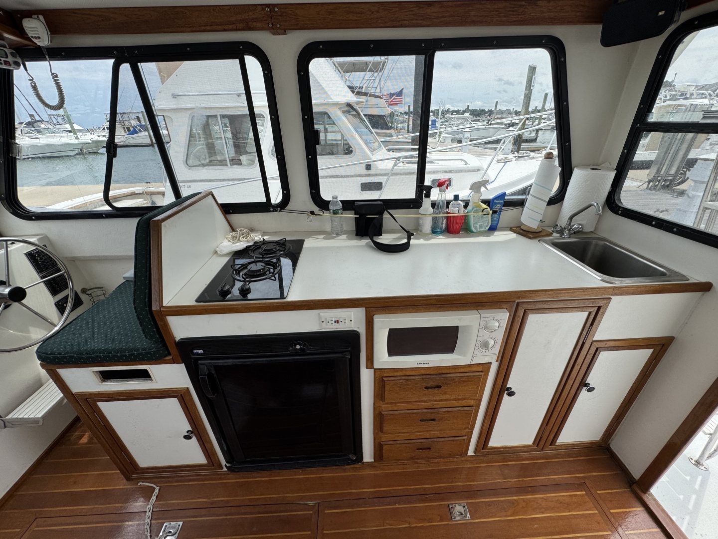 Sapphire 31ft Eastern Yacht For Sale
