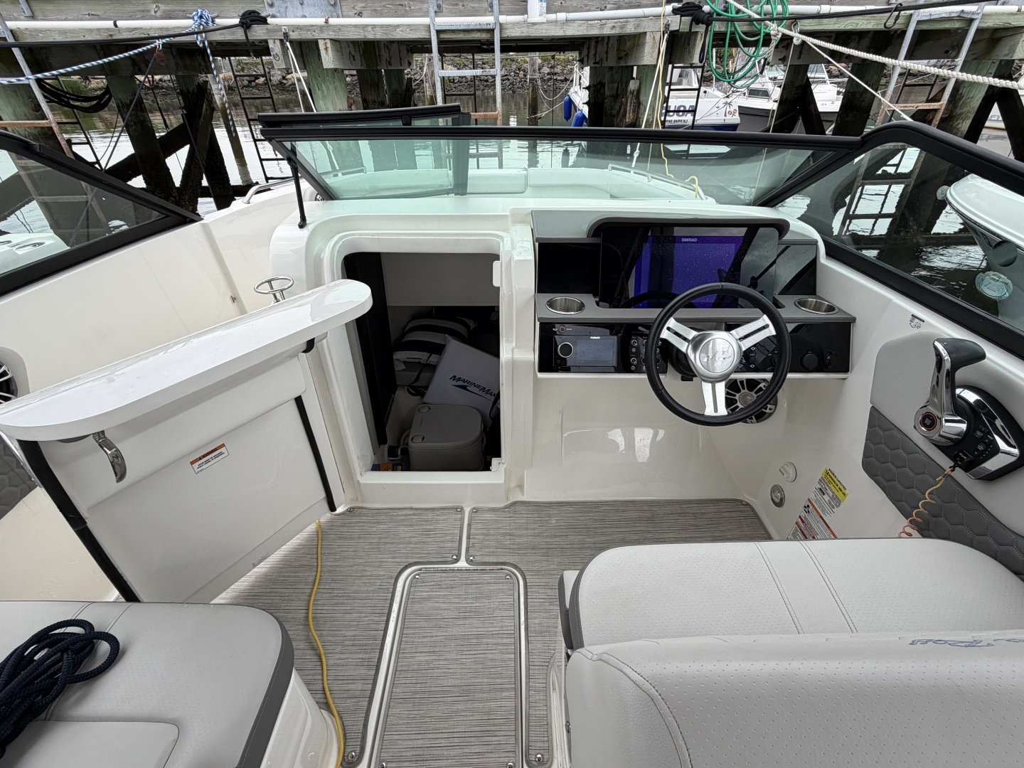25ft Sea Ray Yacht For Sale