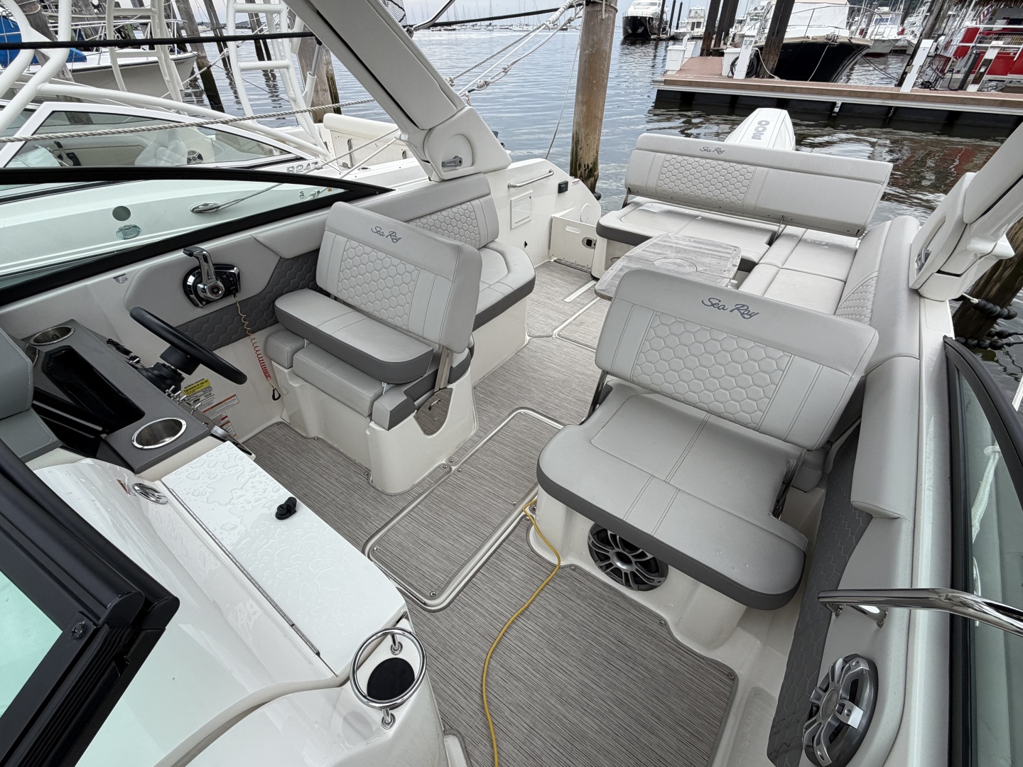 25ft Sea Ray Yacht For Sale