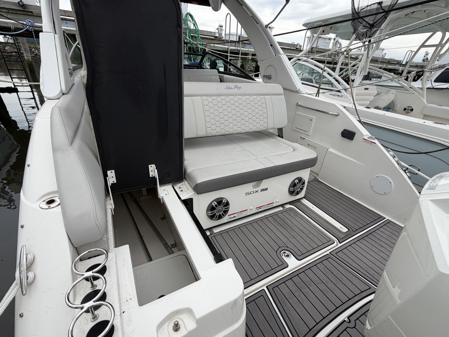 25ft Sea Ray Yacht For Sale