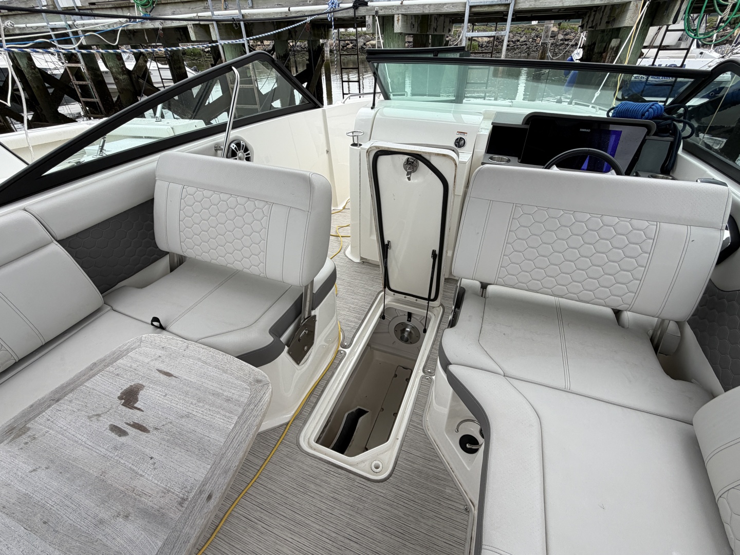 25ft Sea Ray Yacht For Sale