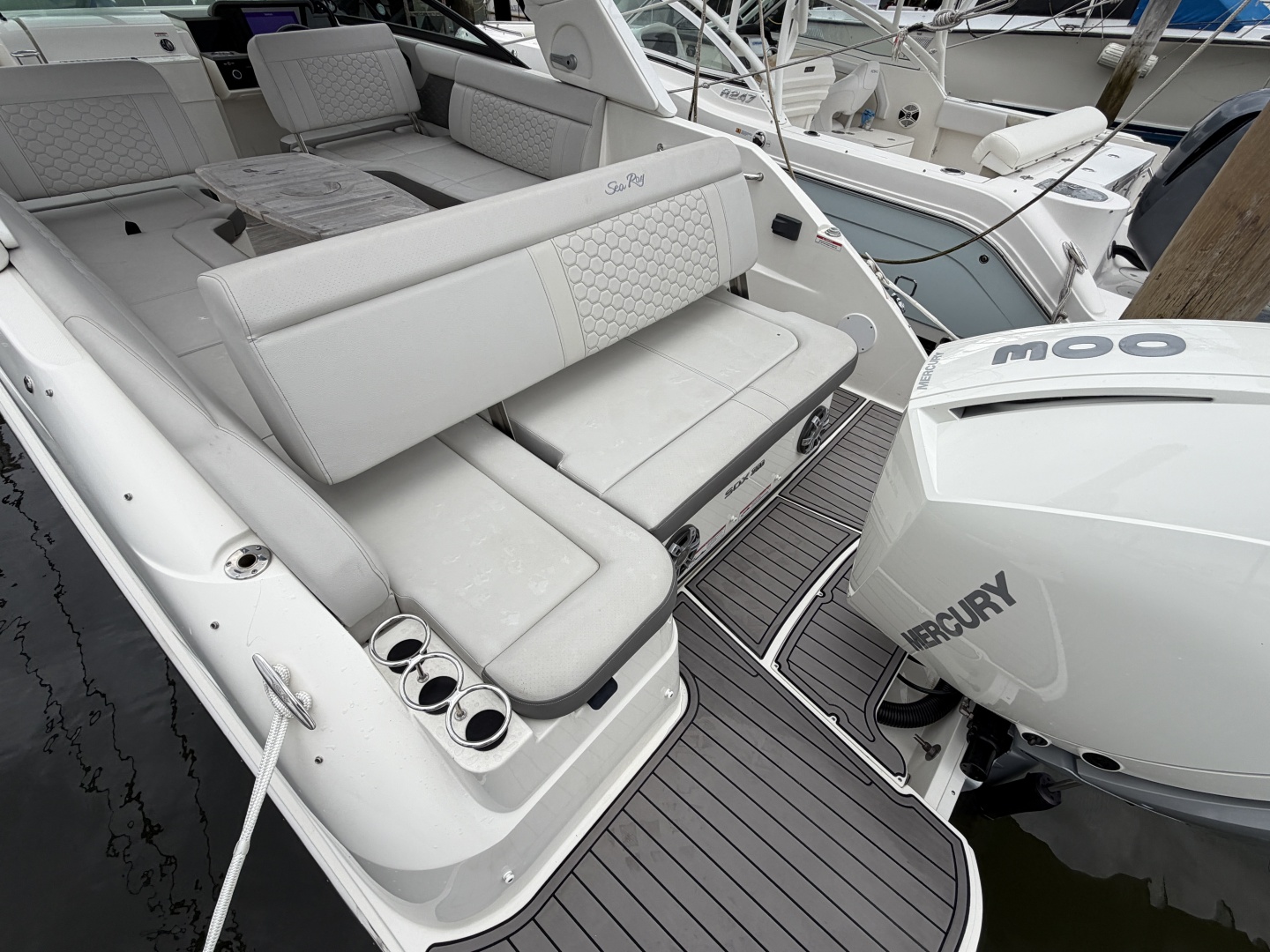 25ft Sea Ray Yacht For Sale