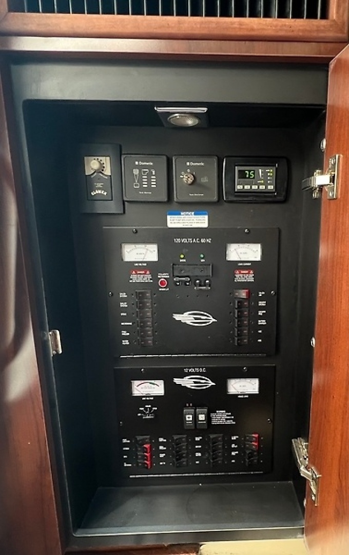 Pulling Chocks 33ft Chaparral Yacht For Sale