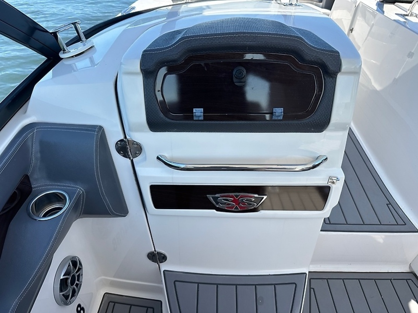 Aim High 33ft Chaparral Yacht For Sale