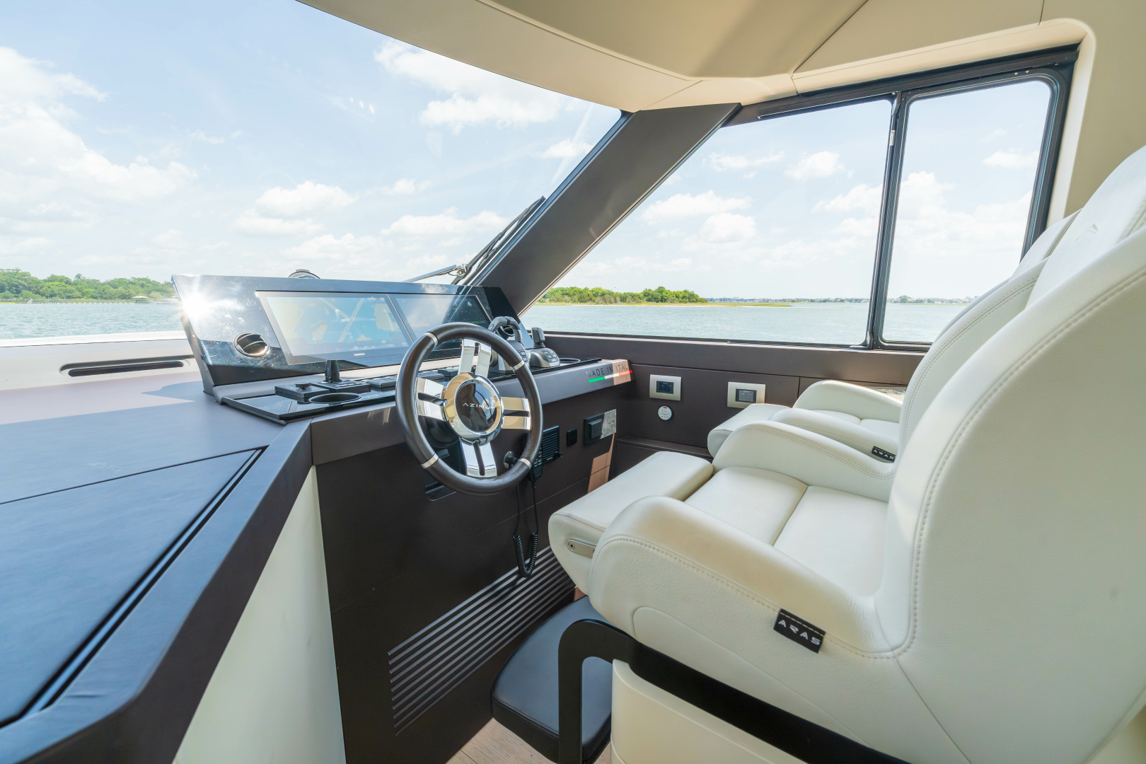 2025 Azimut Seadeck 6