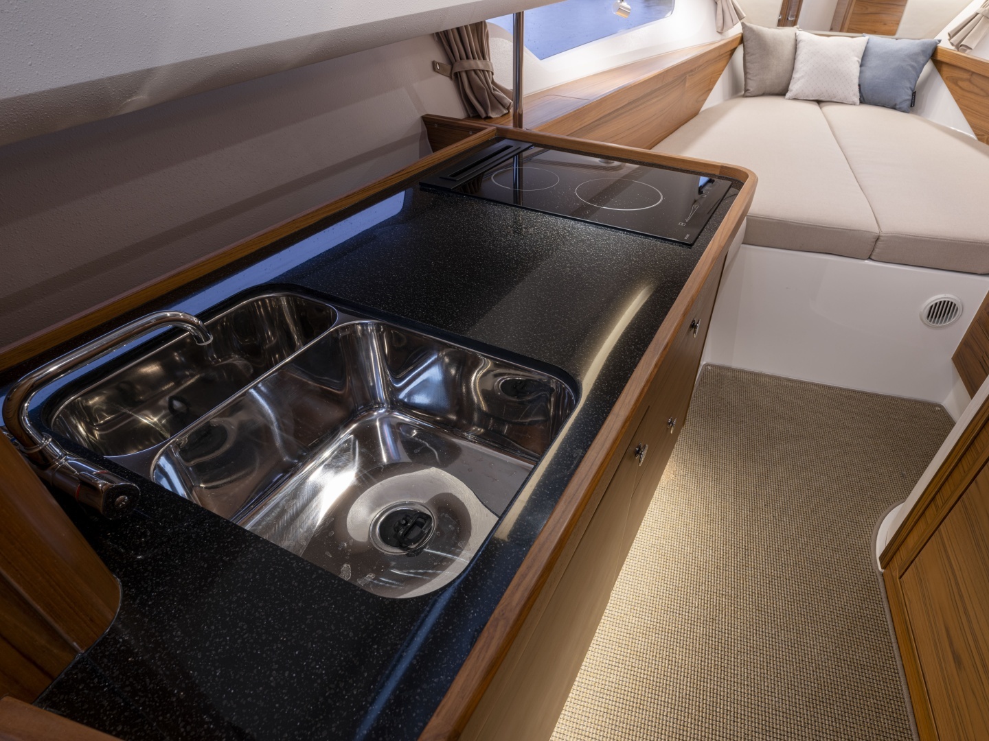 Nimbus Sport Coupe 42 Yacht For Sale