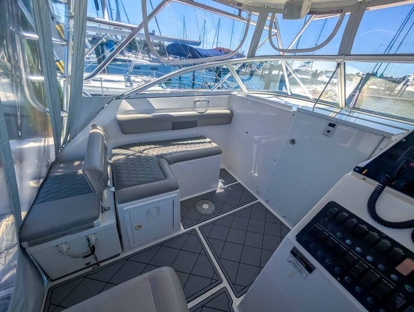 65ft Sumerset Yacht For Sale