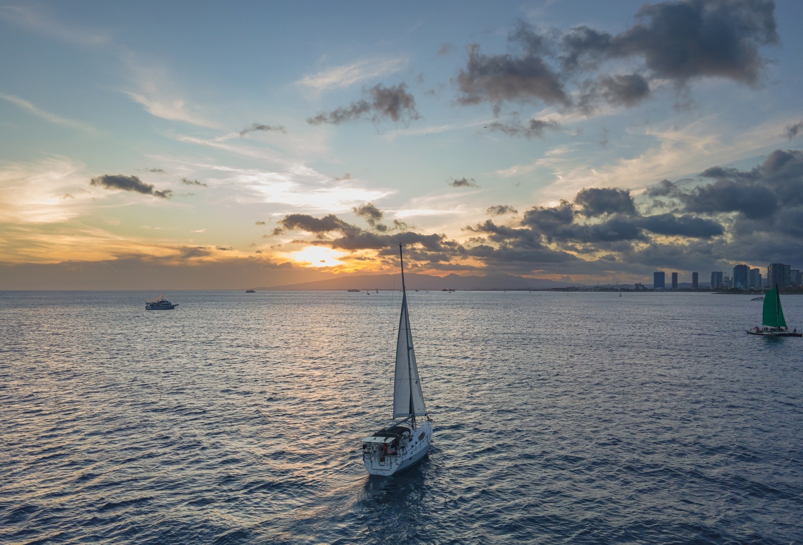 Hunter 45 Deck Salon Yacht For Sale
