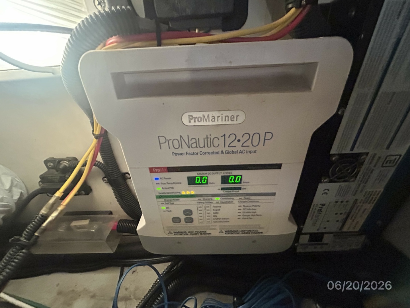 40' Mainship battery charger1