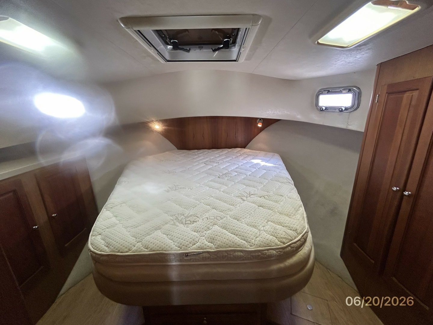 40' Mainship master stateroom