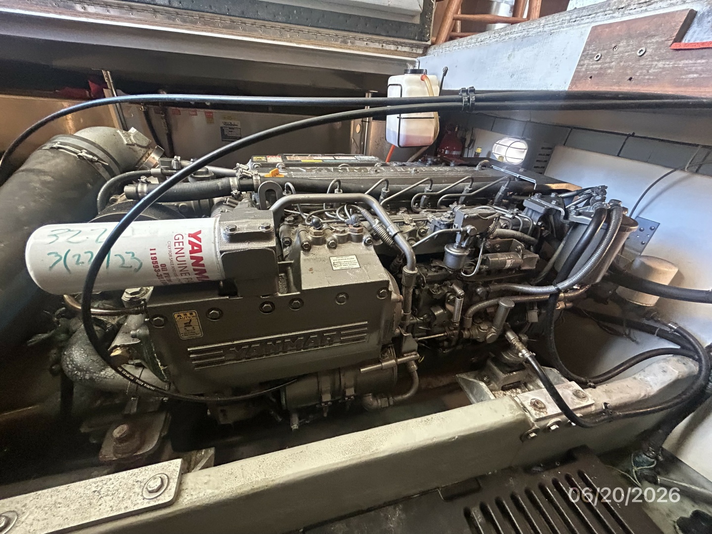 40' Mainship main engine1