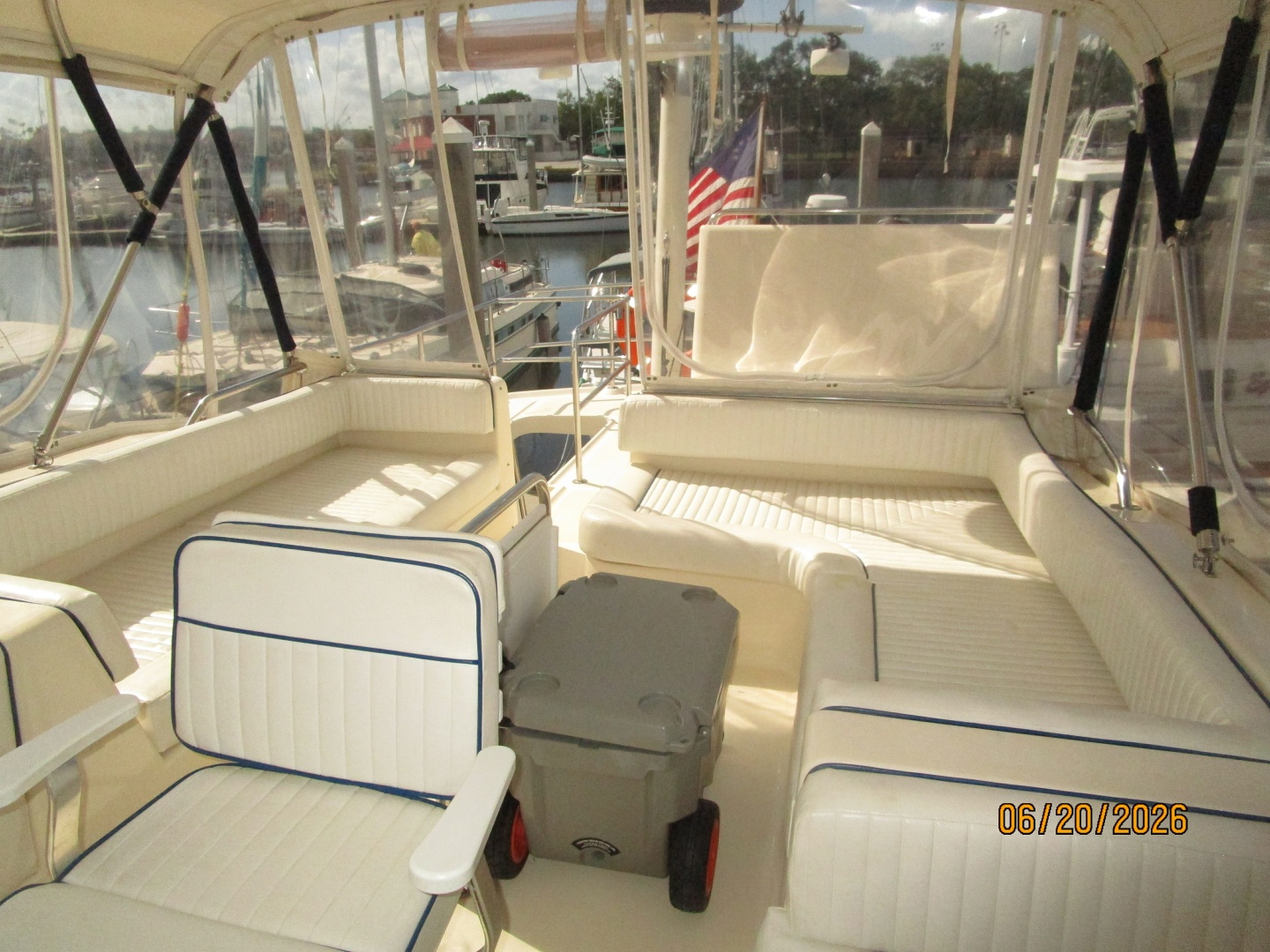 40' Mainship flybridge aft