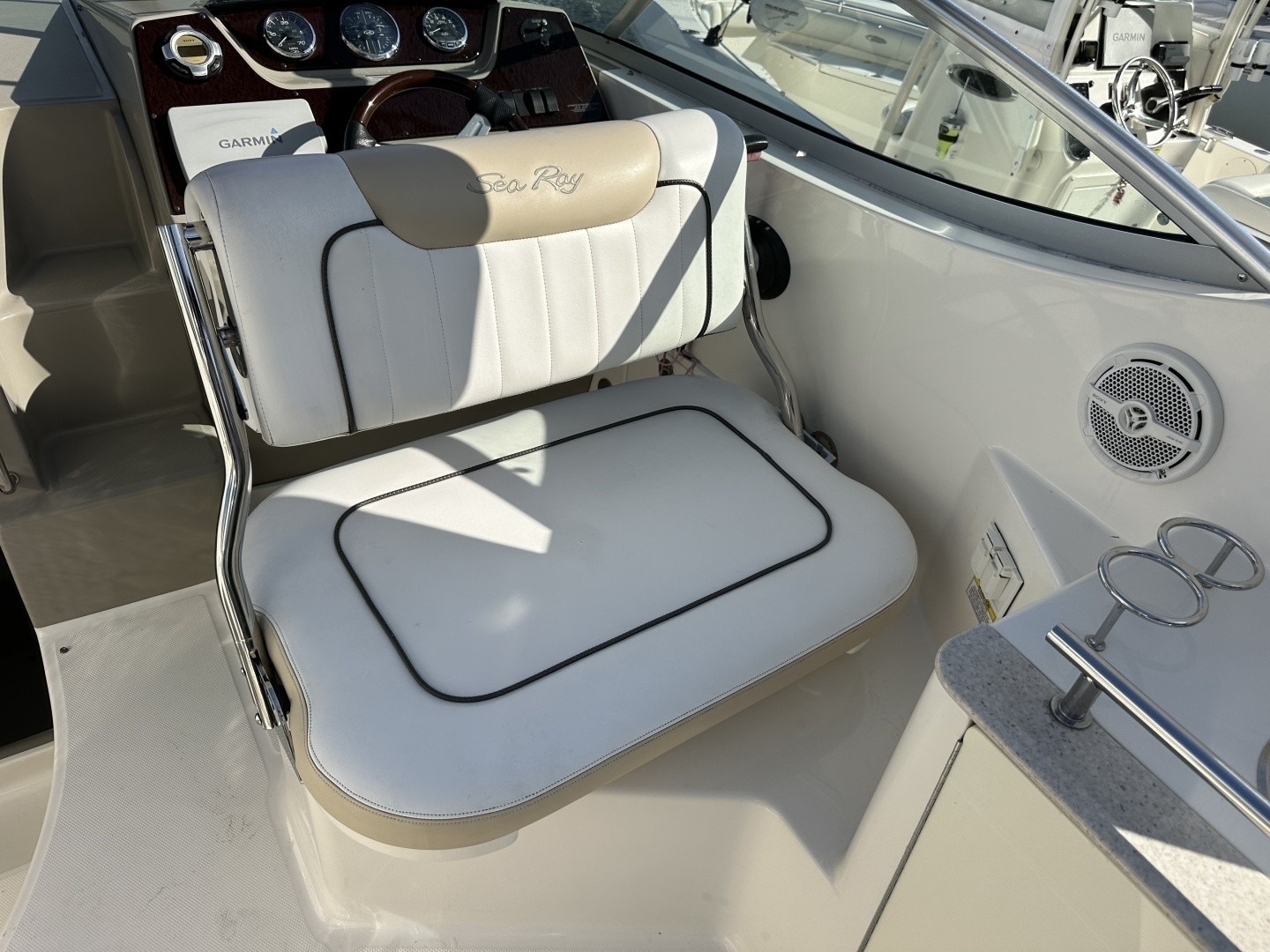 2010 Sea Ray Sundancer 260