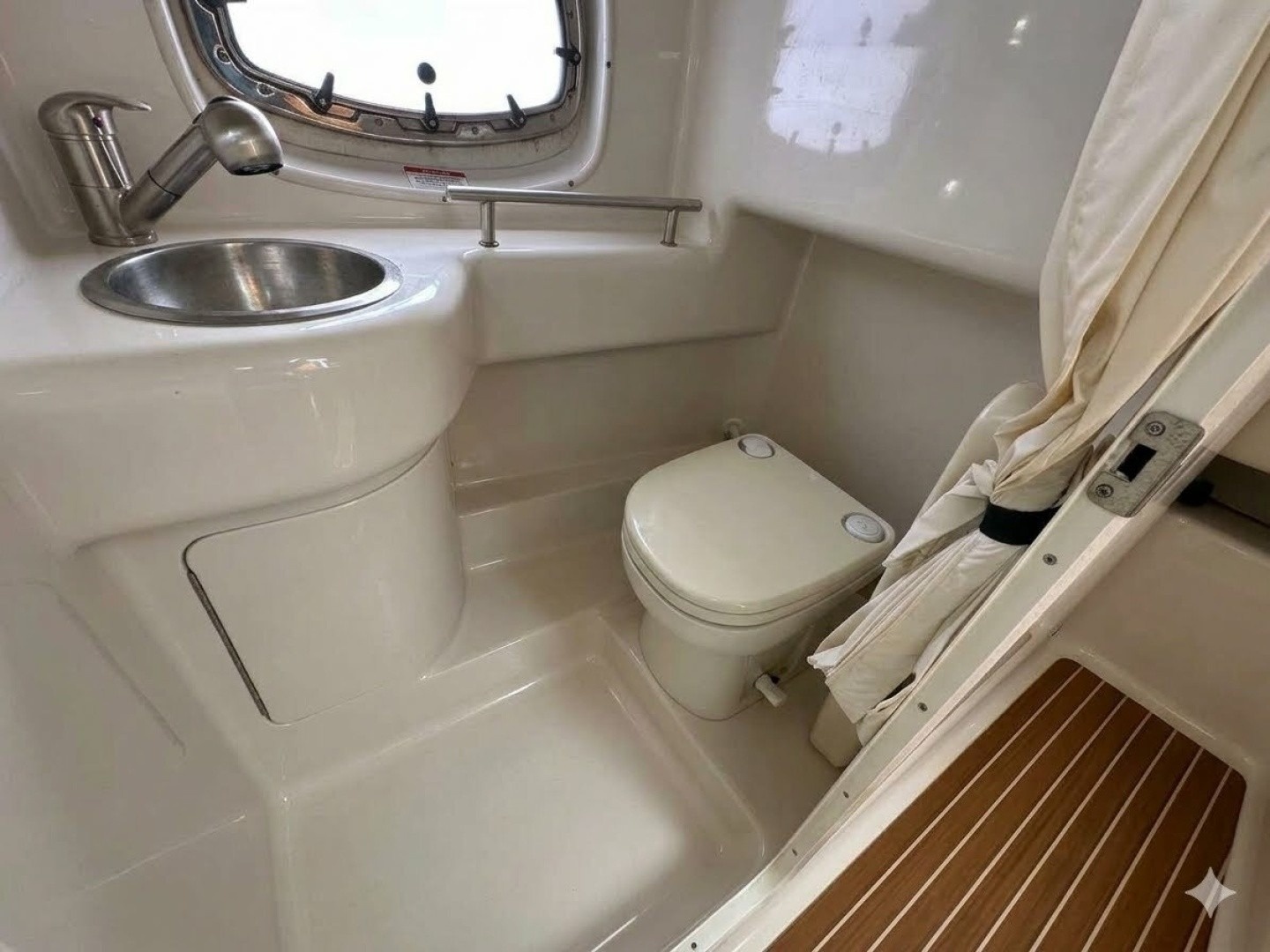 2010 Sea Ray Sundancer 260