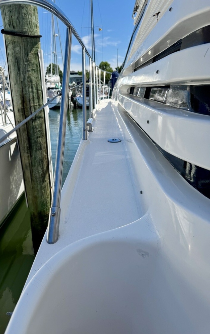 1999 Birchwood Challenger 450 Flybridge