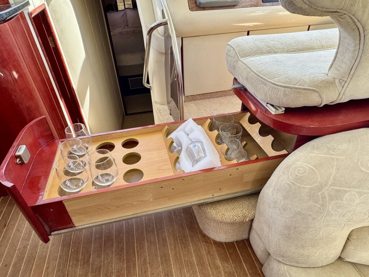 1999 Birchwood Challenger 450 Flybridge