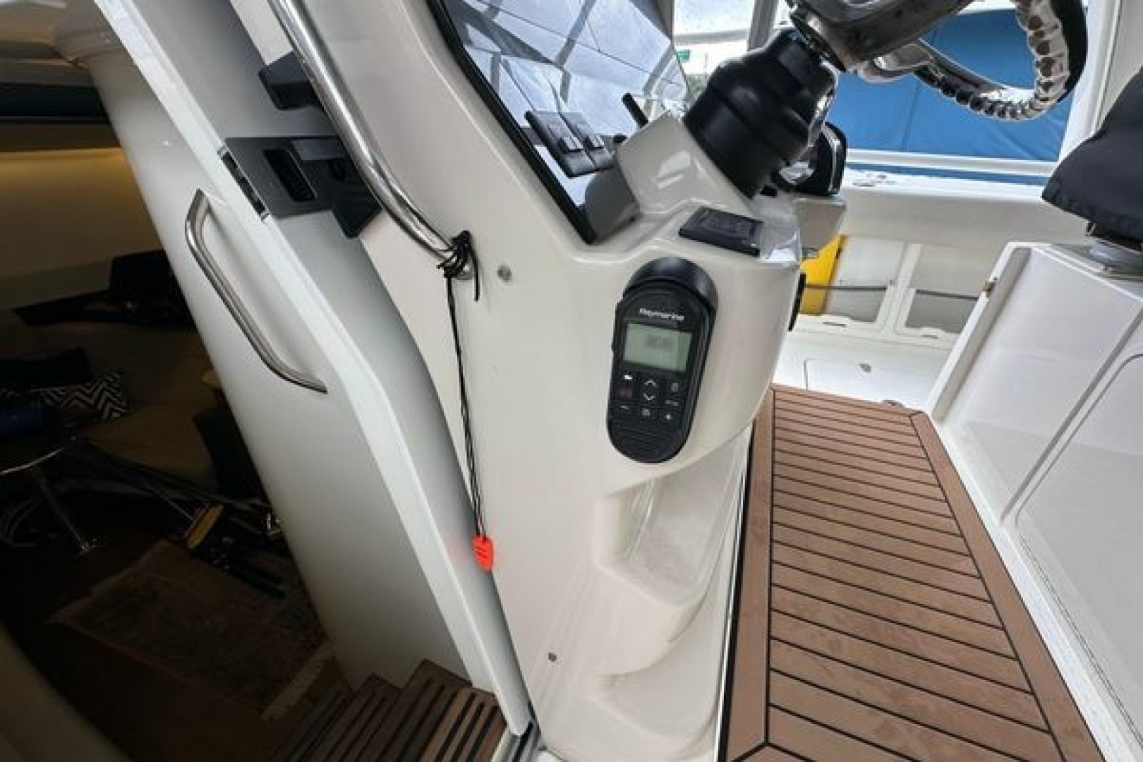 Boston Whaler 420 Outrage Yacht For Sale